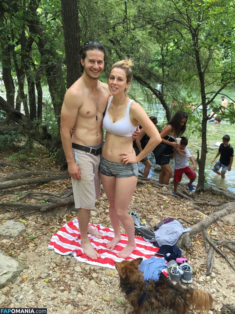 Iliza Shlesinger Nackt Geleaktes Foto #92