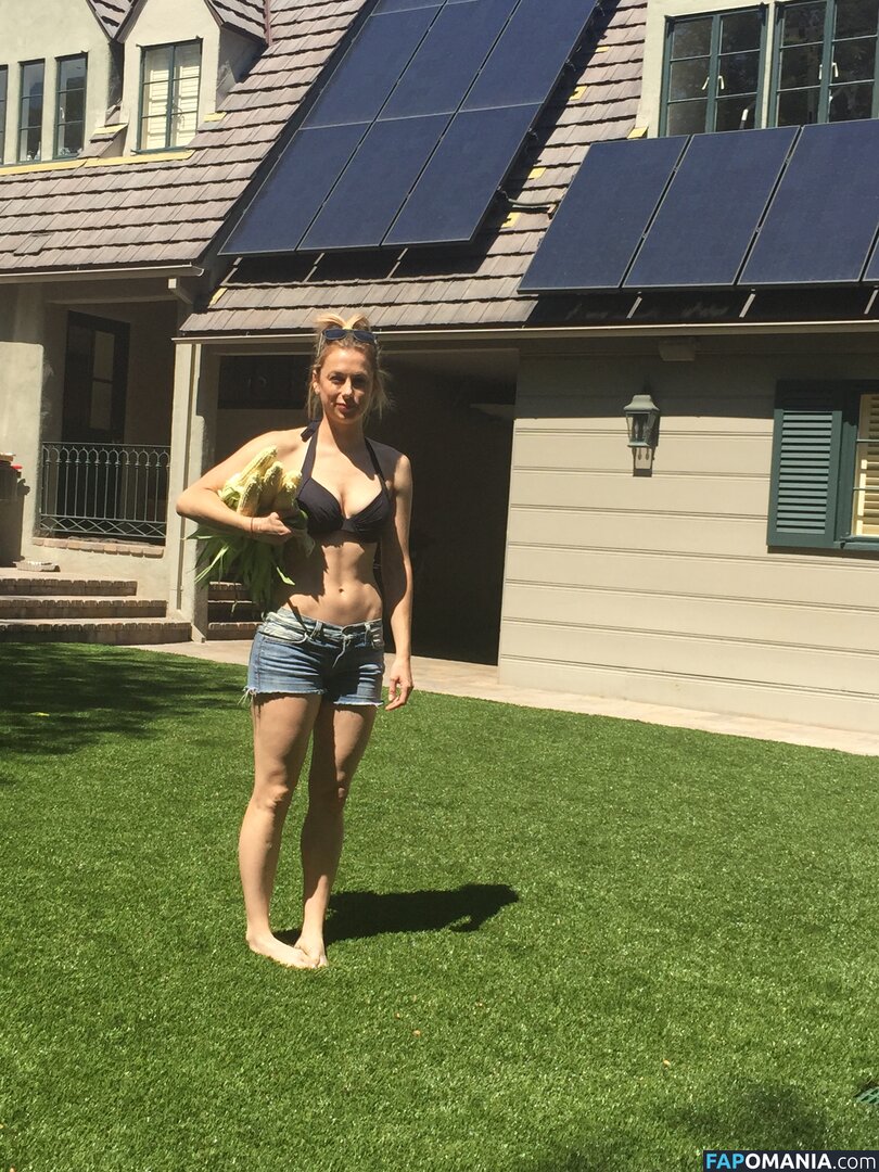 Iliza Shlesinger Nackt Geleaktes Foto #119