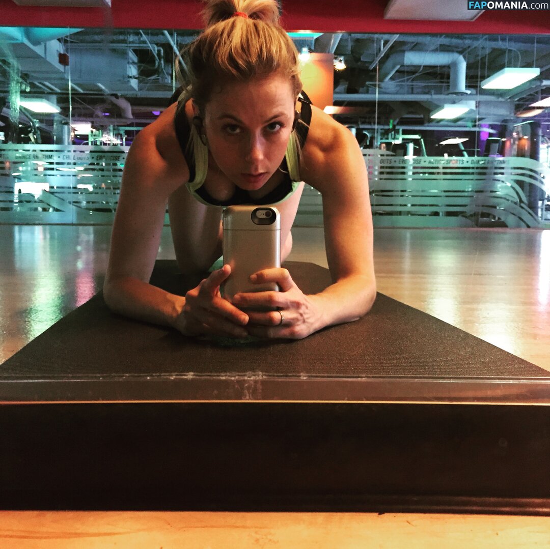 Iliza Shlesinger Nackt Geleaktes Foto #136