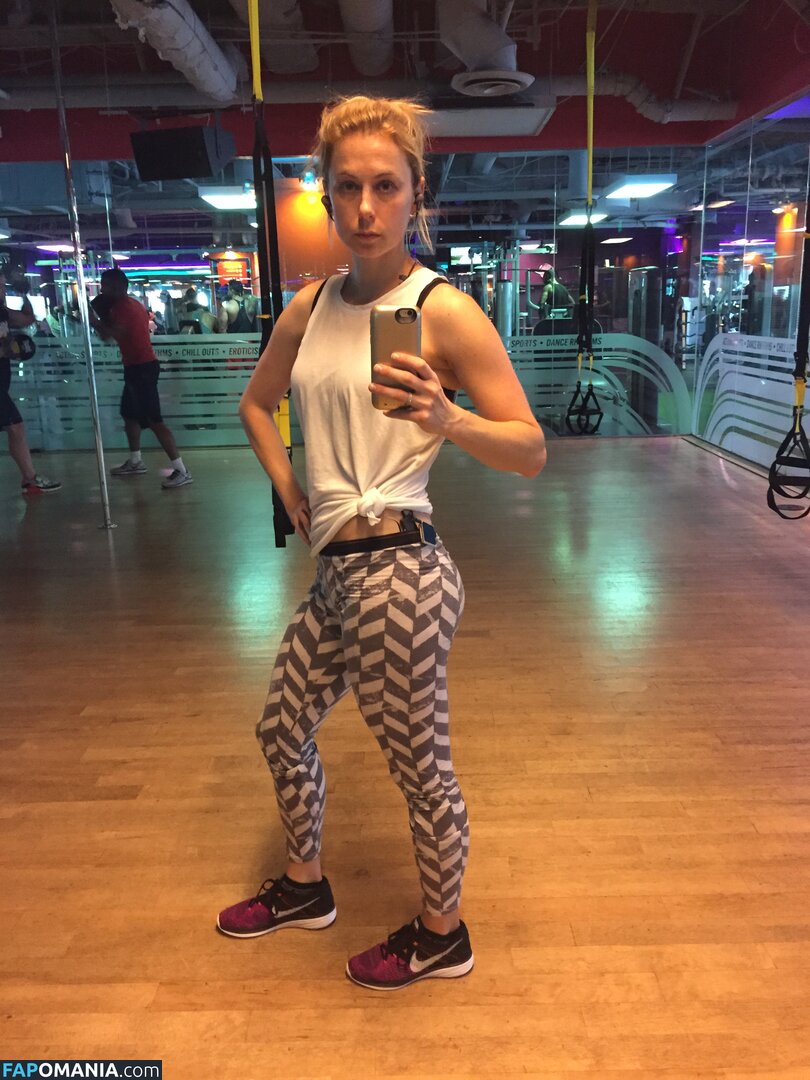 Iliza Shlesinger Nackt Geleaktes Foto #138