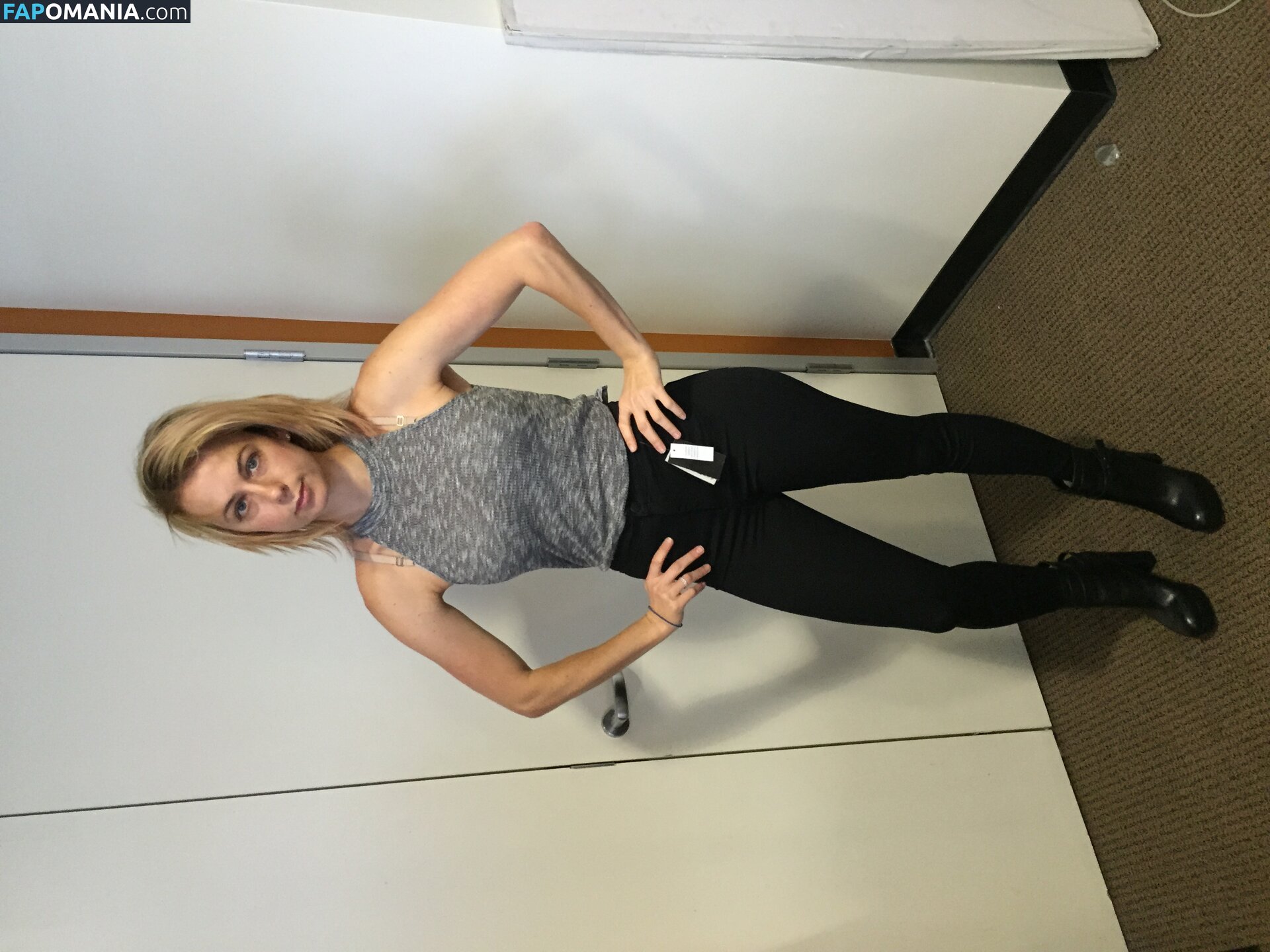 Iliza Shlesinger Nackt Geleaktes Foto #144