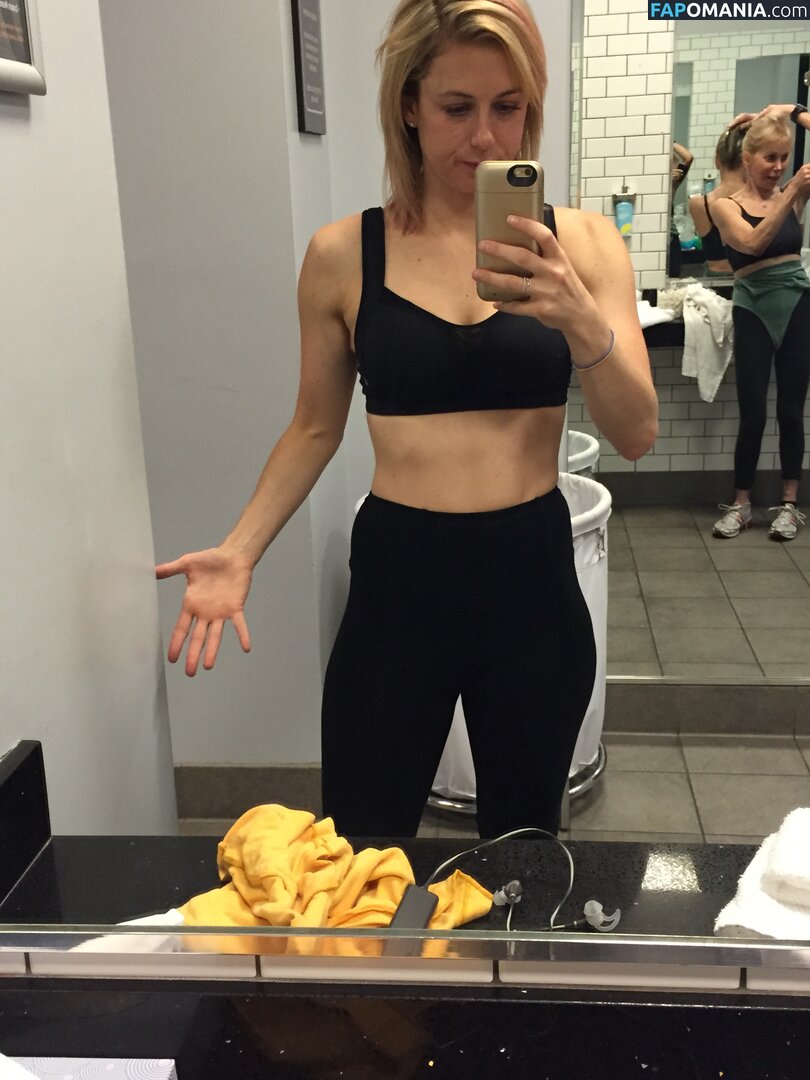 Iliza Shlesinger Nackt Geleaktes Foto #169