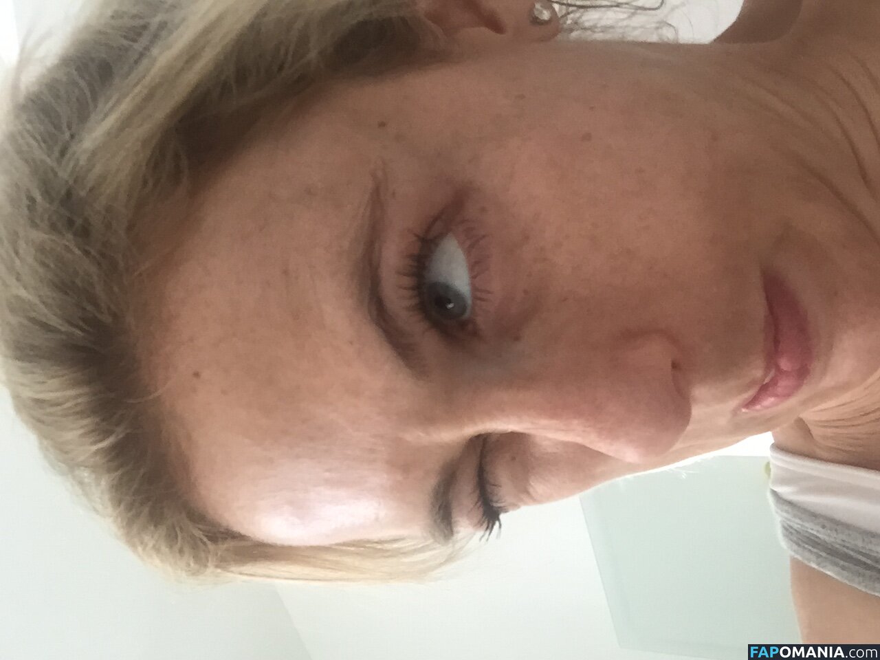 Iliza Shlesinger Nackt Geleaktes Foto #177