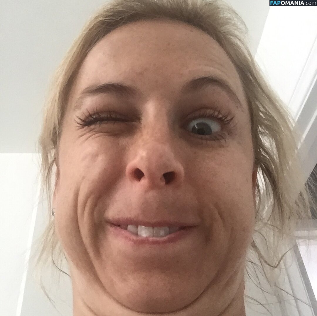 Iliza Shlesinger Nackt Geleaktes Foto #178