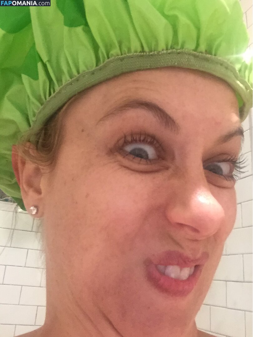 Iliza Shlesinger Nackt Geleaktes Foto #179