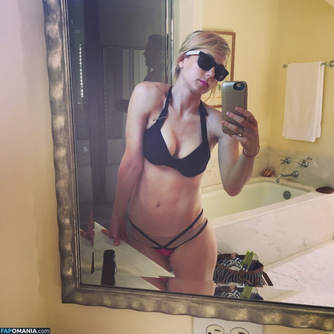 Iliza Shlesinger Nackt Geleaktes Foto #180