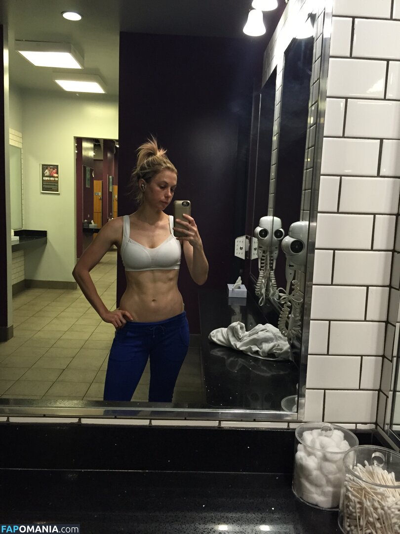Iliza Shlesinger Nackt Geleaktes Foto #181