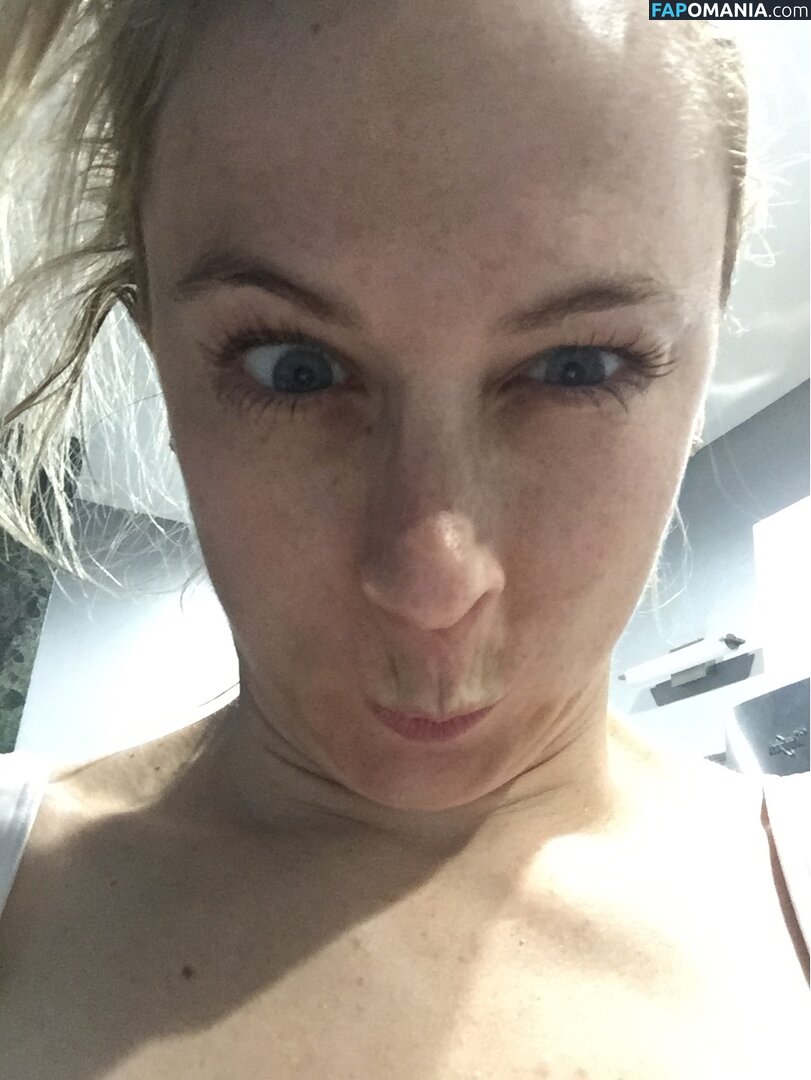 Iliza Shlesinger Nackt Geleaktes Foto #184