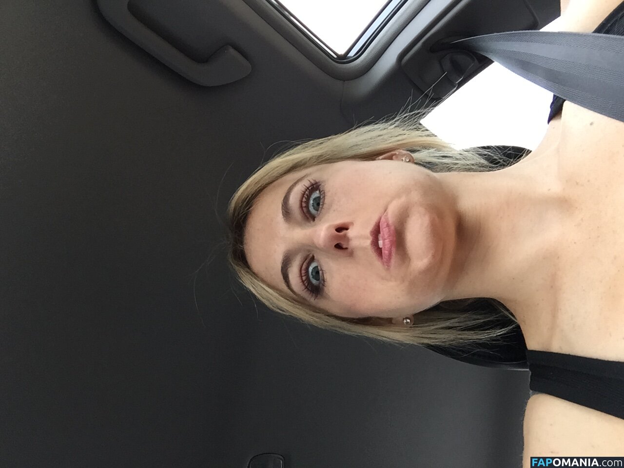 Iliza Shlesinger Nackt Geleaktes Foto #185