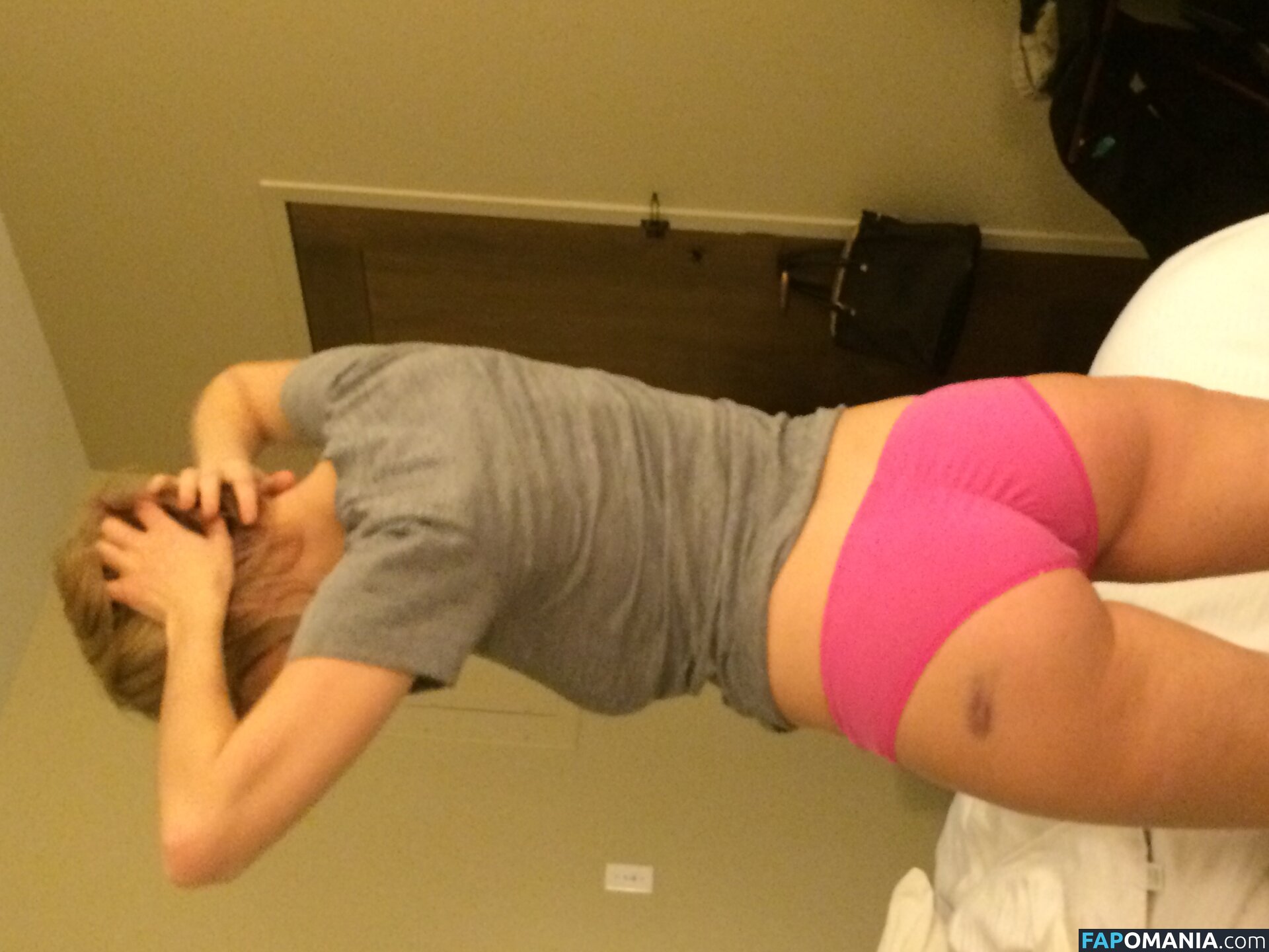 Iliza Shlesinger Nackt Geleaktes Foto #208