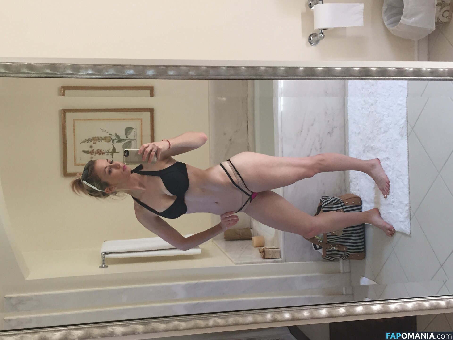 Iliza Shlesinger Nackt Geleaktes Foto #213