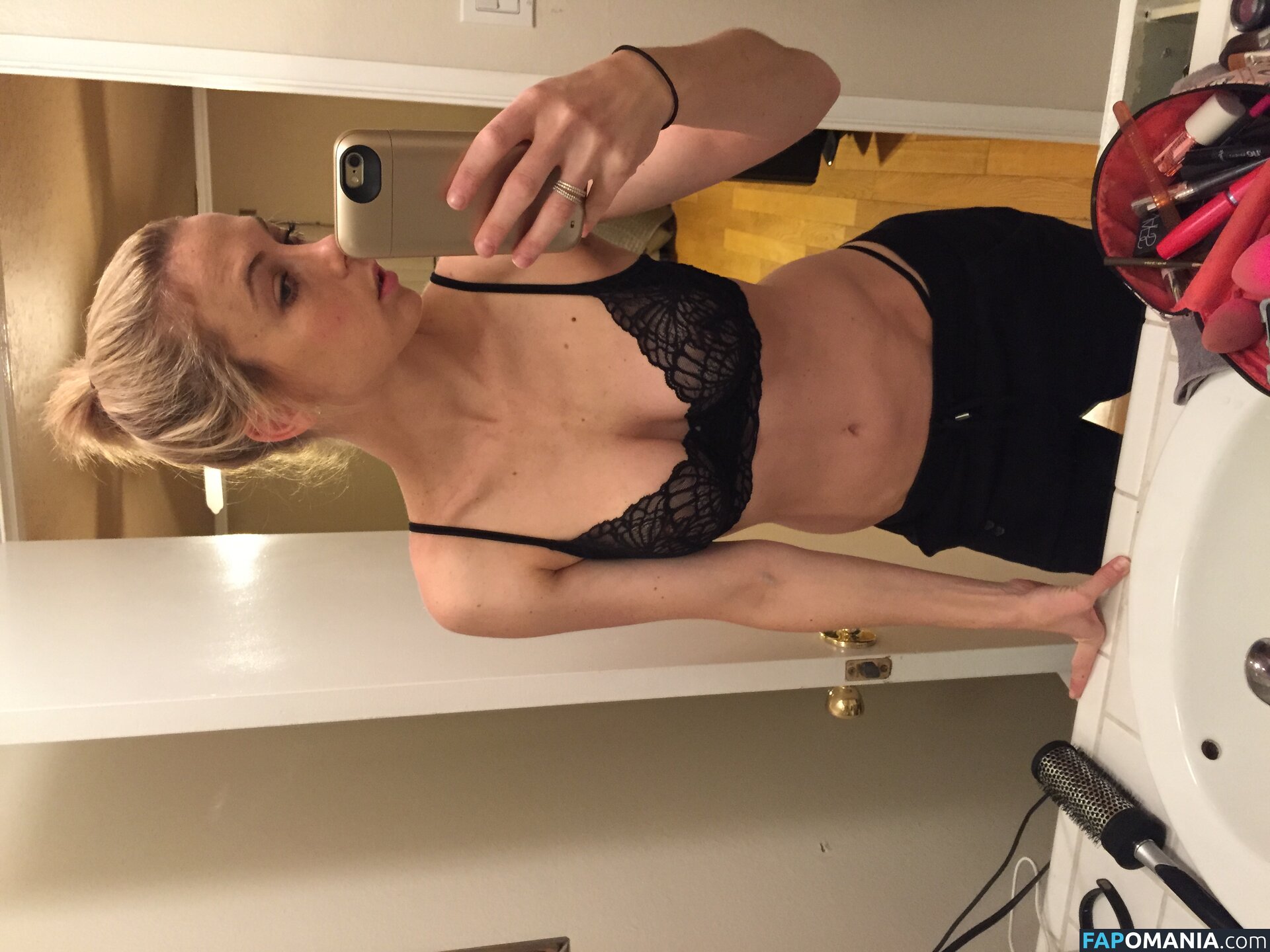 Iliza Shlesinger Nackt Geleaktes Foto #215