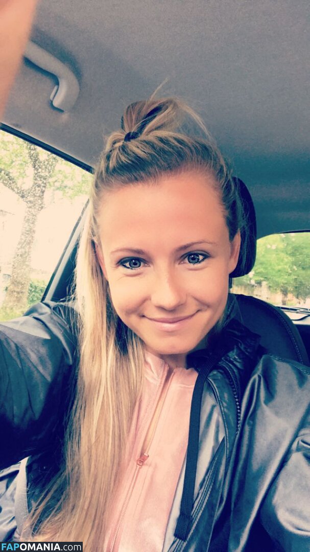 Julia Simic Nackt Geleaktes Foto #16