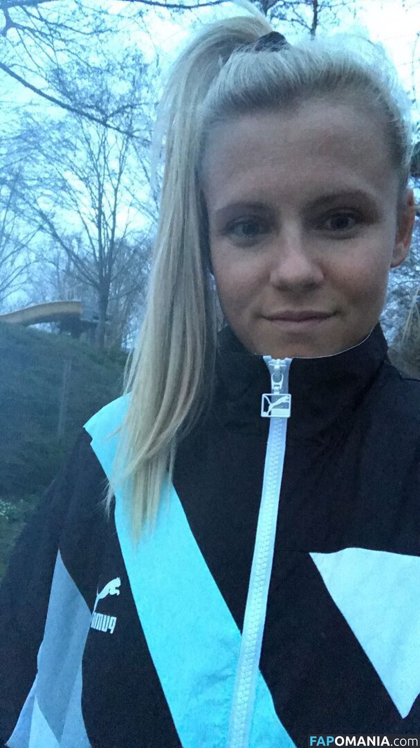 Julia Simic Nackt Geleaktes Foto #22