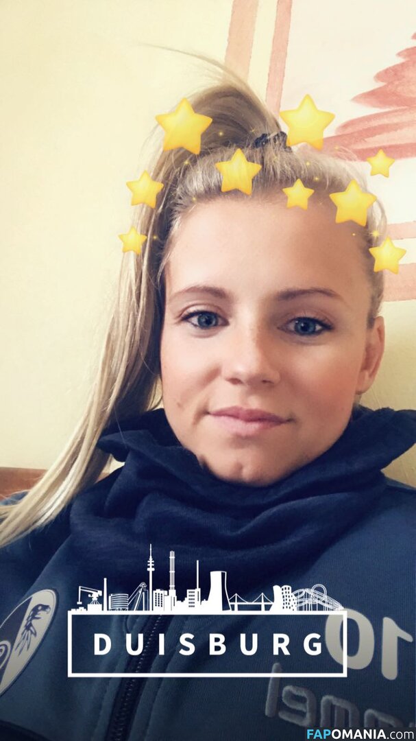 Julia Simic Nackt Geleaktes Foto #24