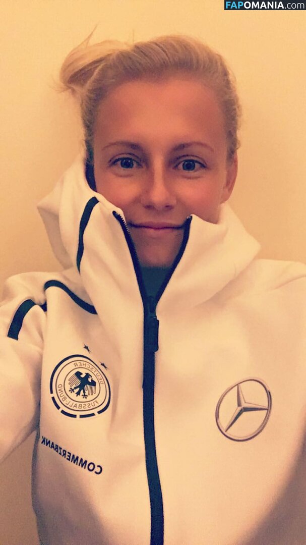 Julia Simic Nackt Geleaktes Foto #52