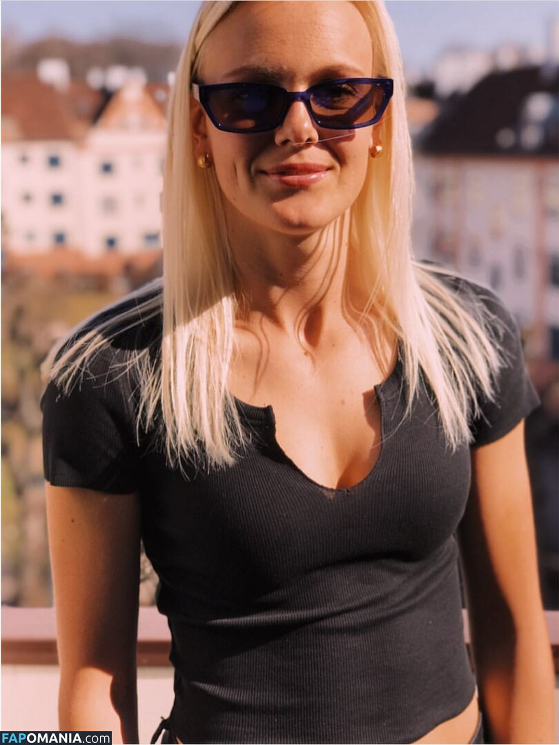 Karina SСvik Nackt Geleaktes Foto #6