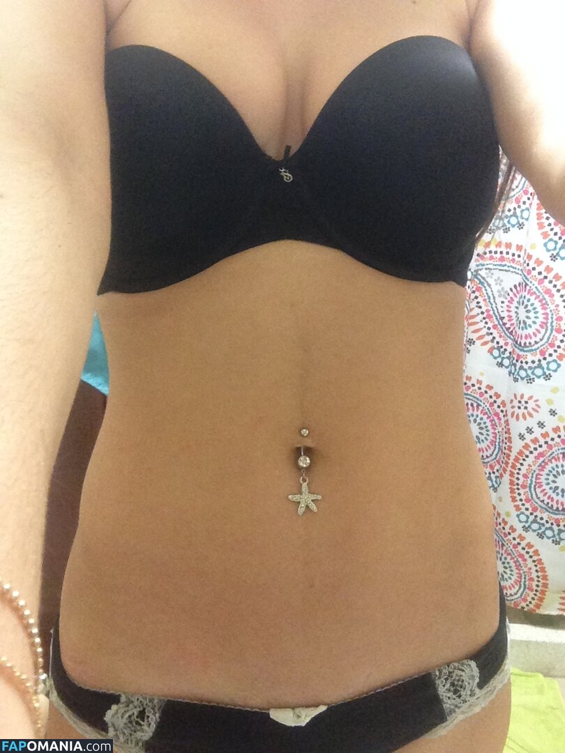 Katie Broad Nackt Geleaktes Foto #18