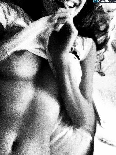 Lake Bell Nackt Geleaktes Foto #12