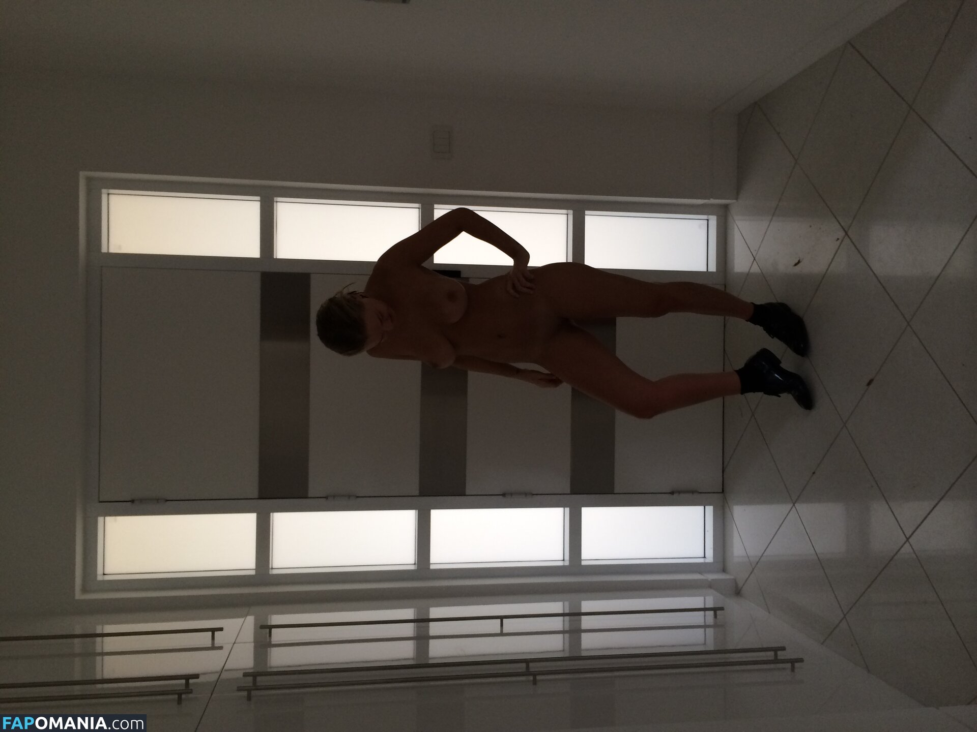 Lara Bingle Nackt Geleaktes Foto #147