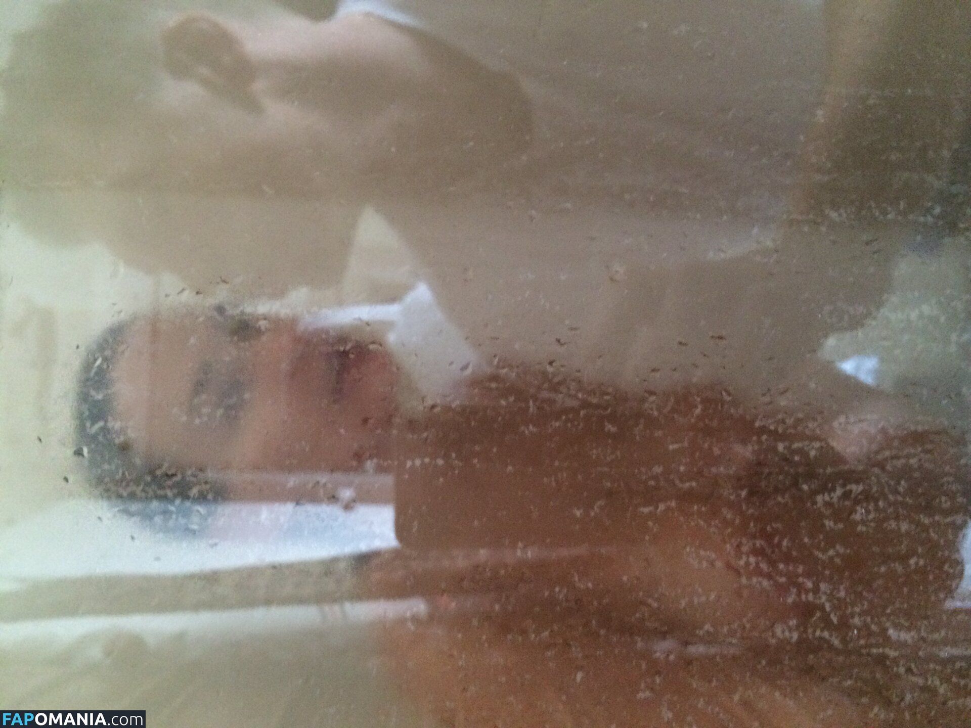 Lara Bingle Nackt Geleaktes Foto #235