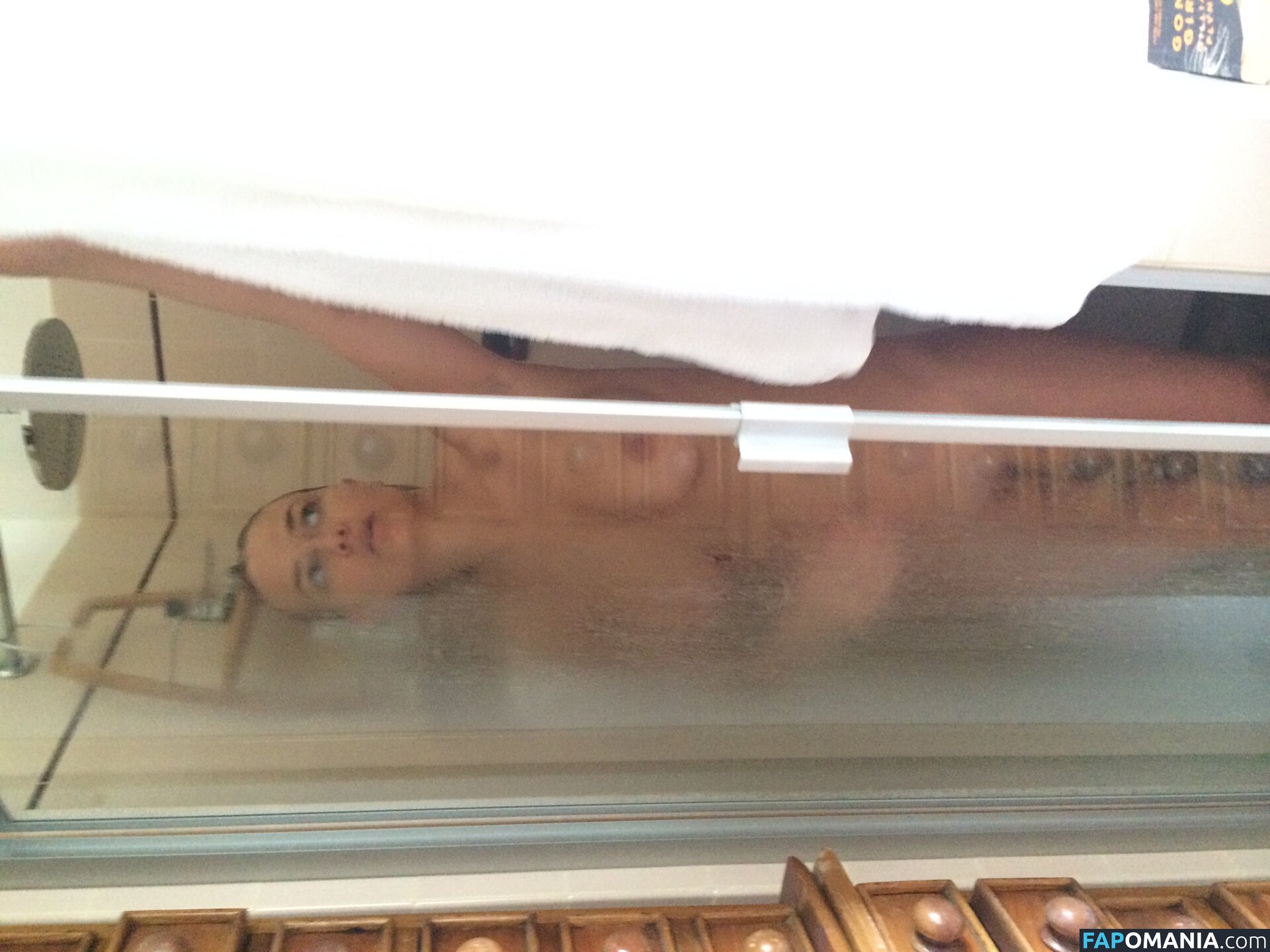 Lara Bingle Nackt Geleaktes Foto #249