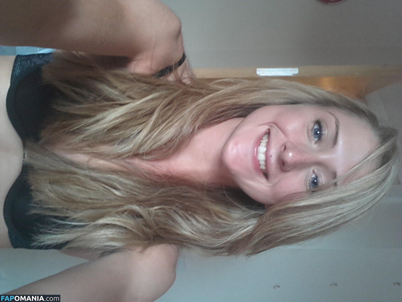 Laura Trott Nackt Geleaktes Foto #6