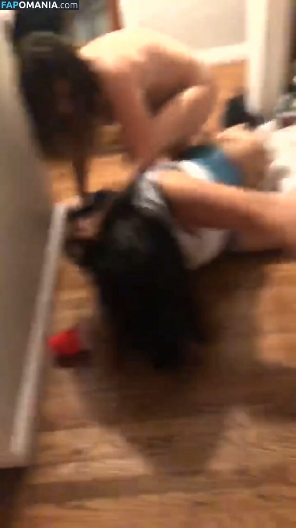 Lia Marie Johnson Nackt Geleaktes Foto #6