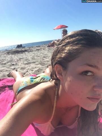 Lili Simmons Nackt Geleaktes Foto #17