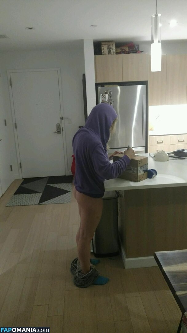 Lili Simmons Nackt Geleaktes Foto #38