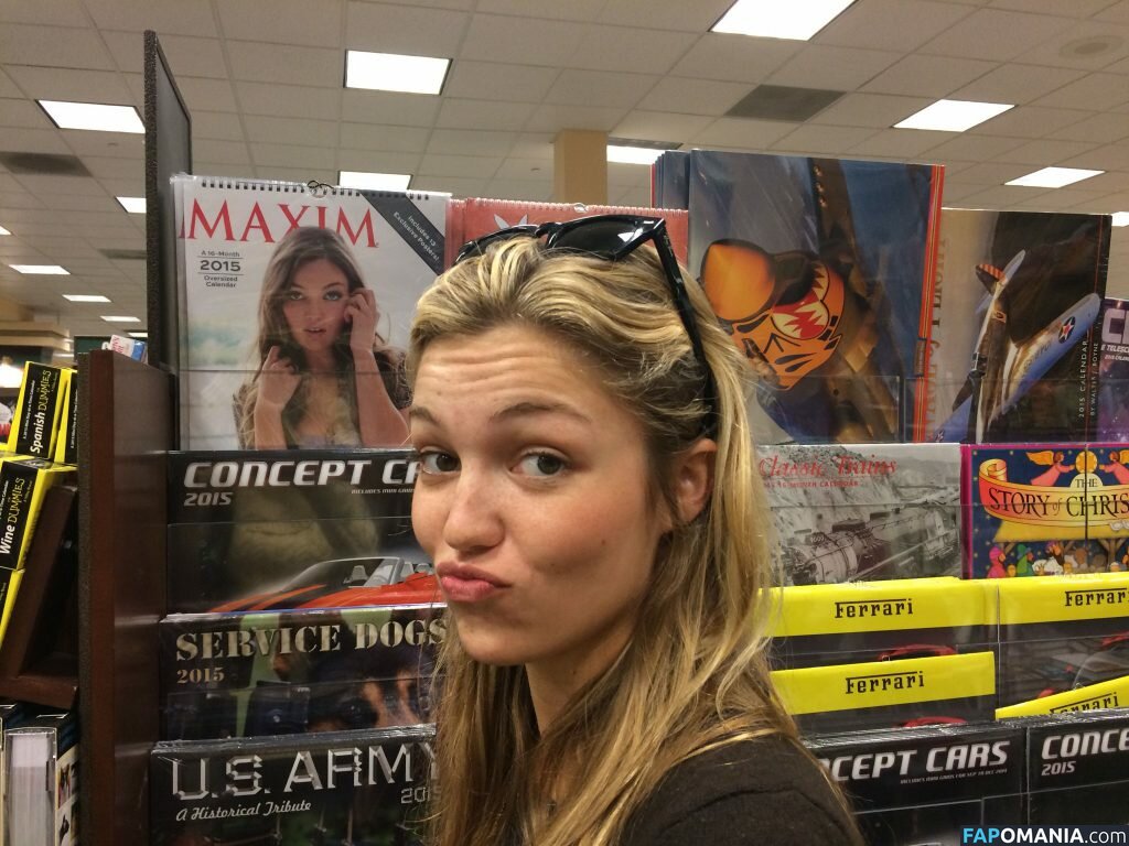 Lili Simmons Nackt Geleaktes Foto #67