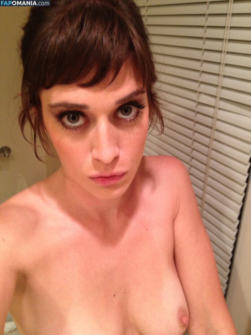 Lizzy Caplan Nackt Geleaktes Foto #1