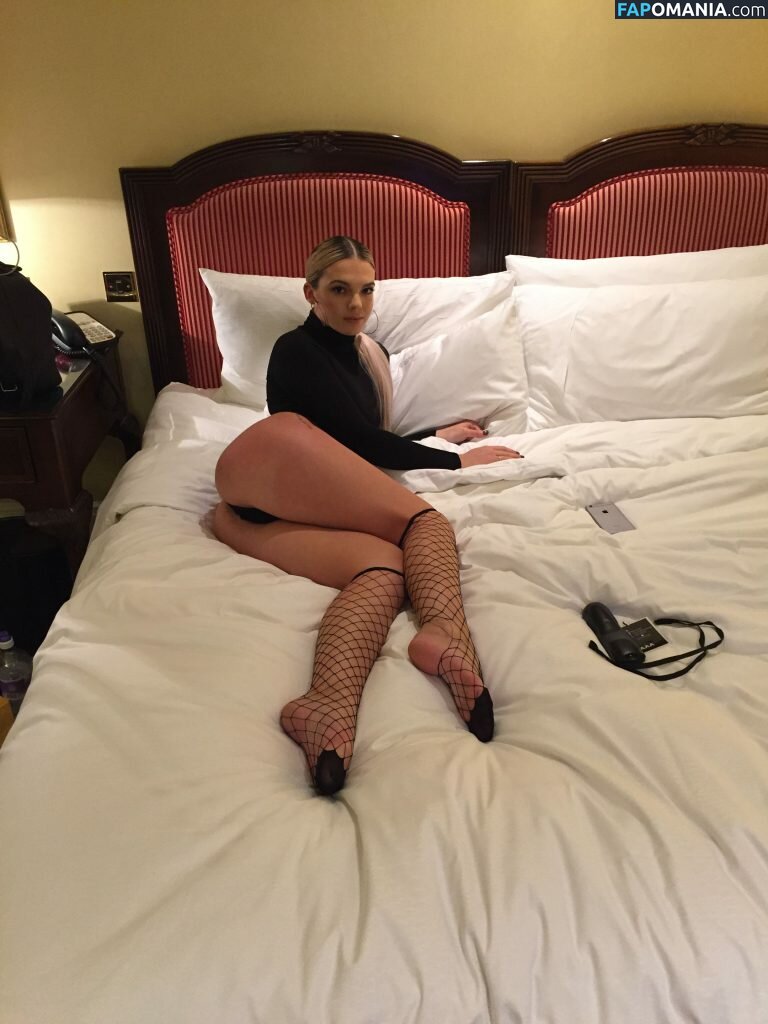 Louisa Johnson Nackt Geleaktes Foto #18