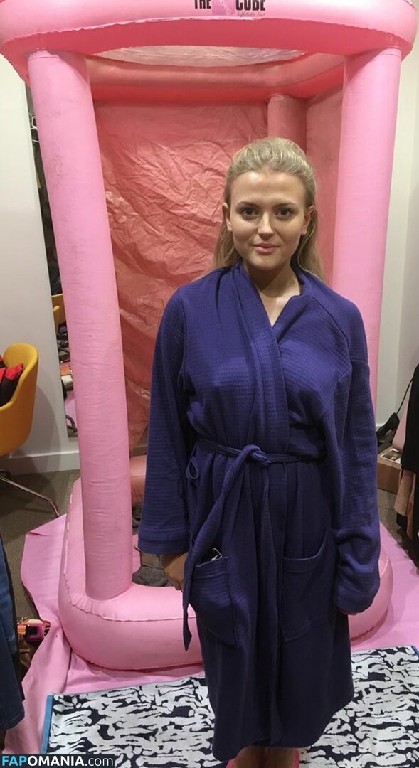 Lucy Fallon Nackt Geleaktes Foto #2