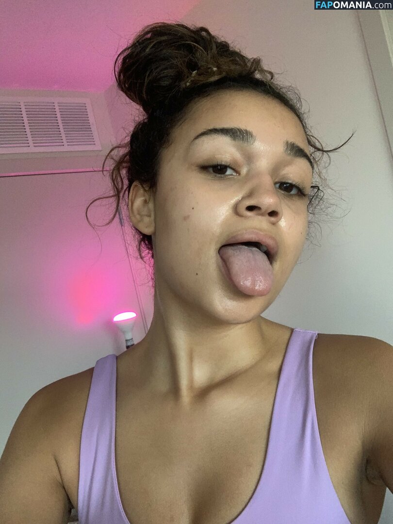 Madison Bailey Nackt Geleaktes Foto #24