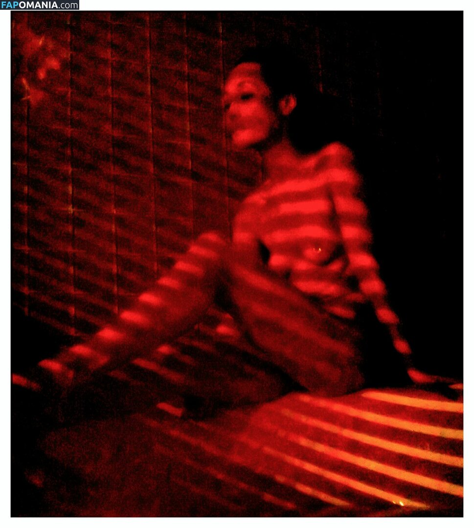 Maggie Q Nackt Geleaktes Foto #5