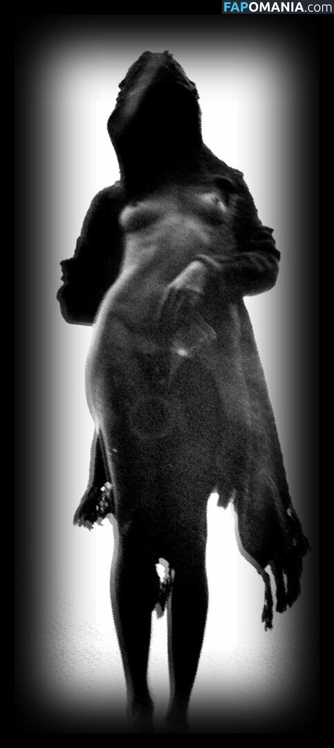 Maggie Q Nackt Geleaktes Foto #8