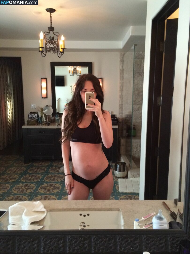 Megan Fox Nackt Geleaktes Foto #8