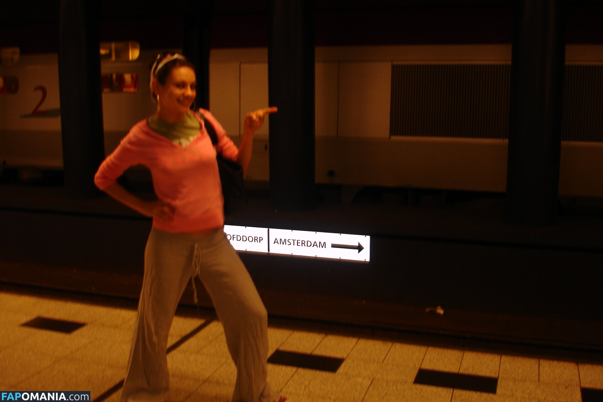 Mila Kunis Nackt Geleaktes Foto #26