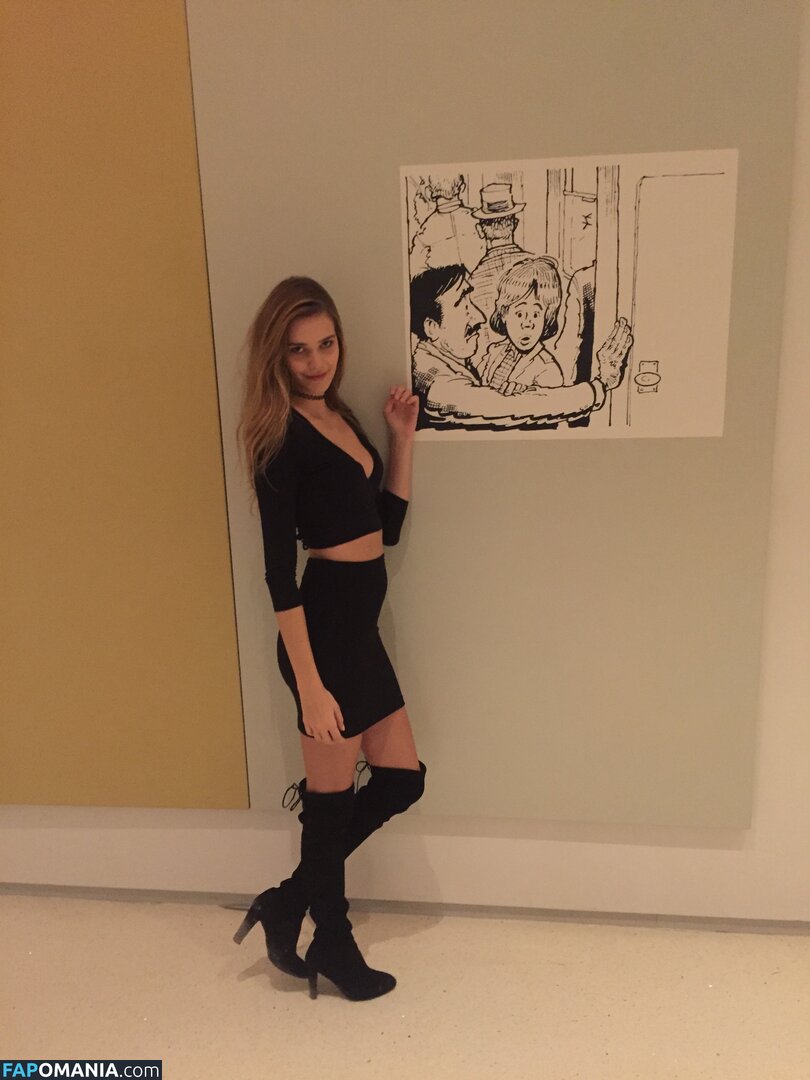 Noel Berry Nackt Geleaktes Foto #347