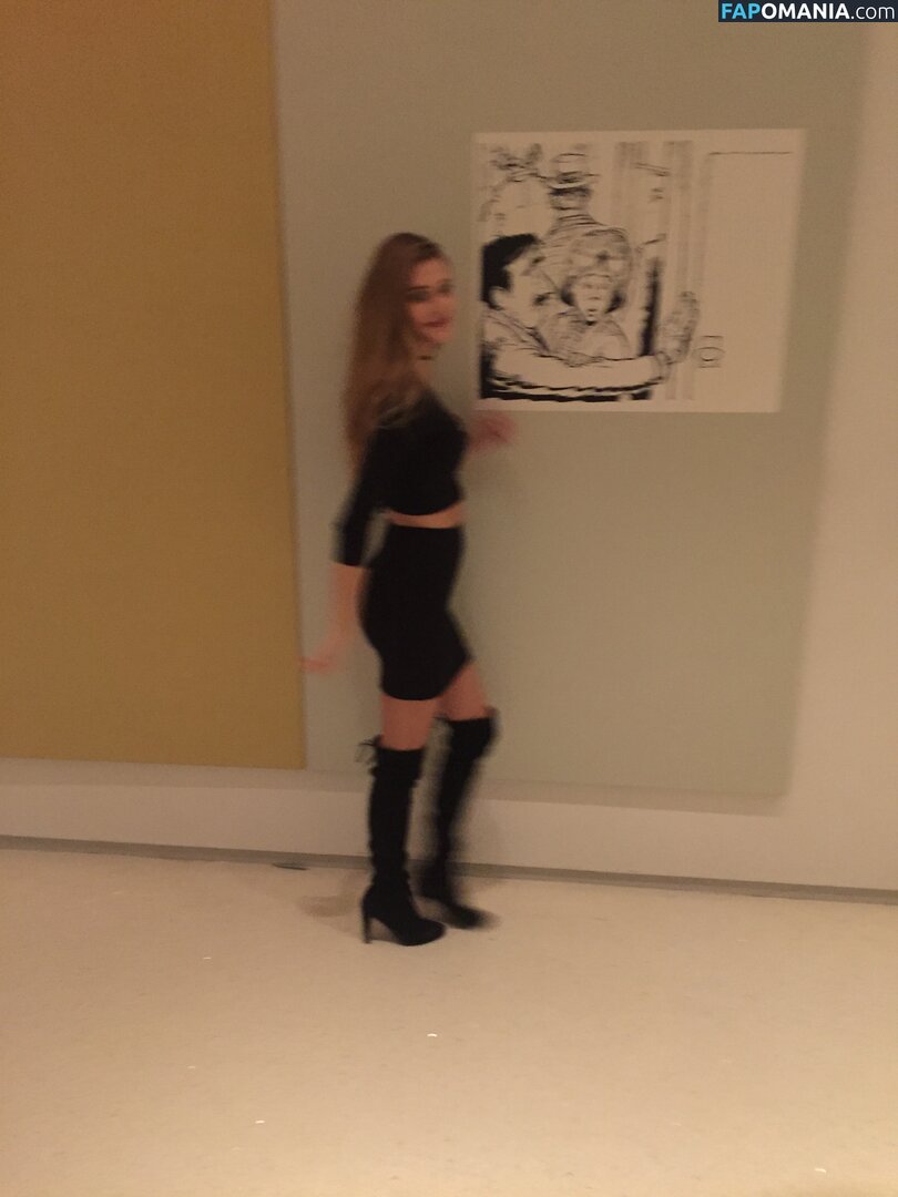 Noel Berry Nackt Geleaktes Foto #348