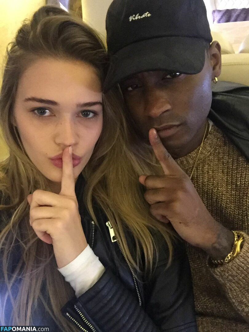 Noel Berry Nackt Geleaktes Foto #391