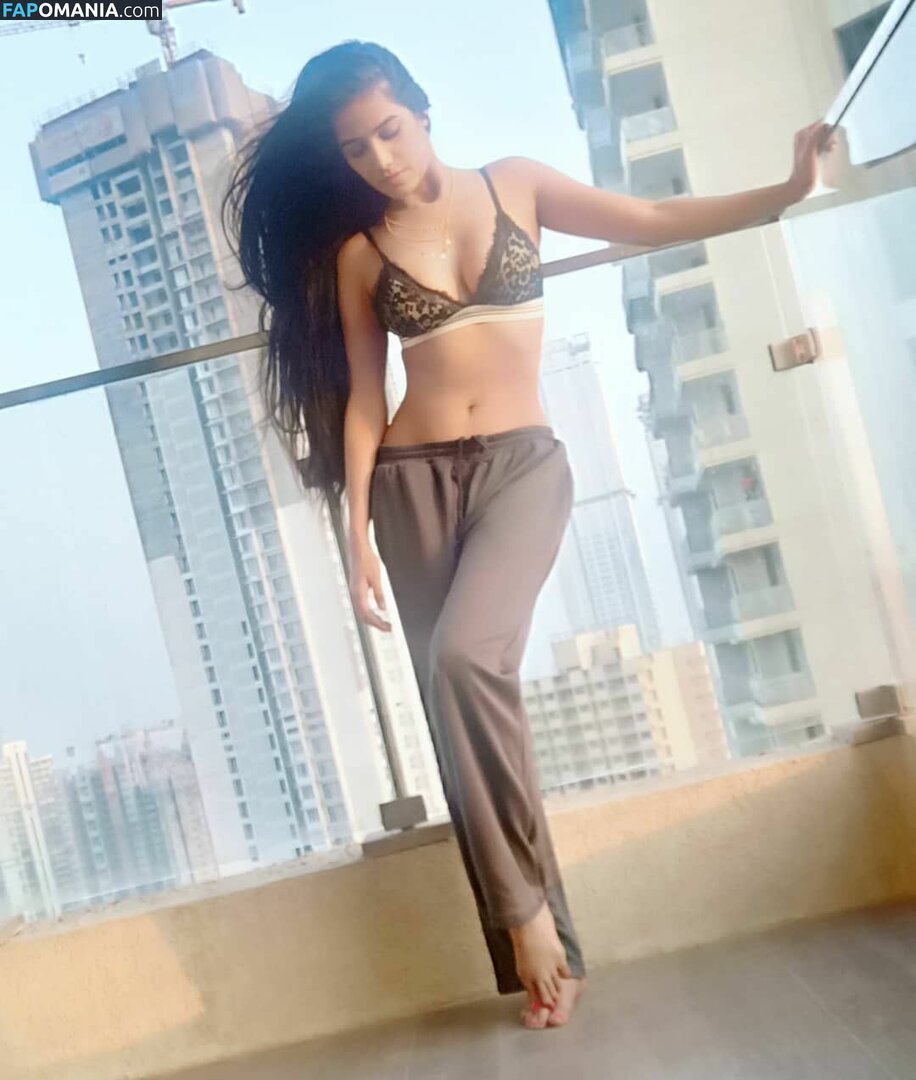 Poonam Pandey Nackt Geleaktes Foto #3