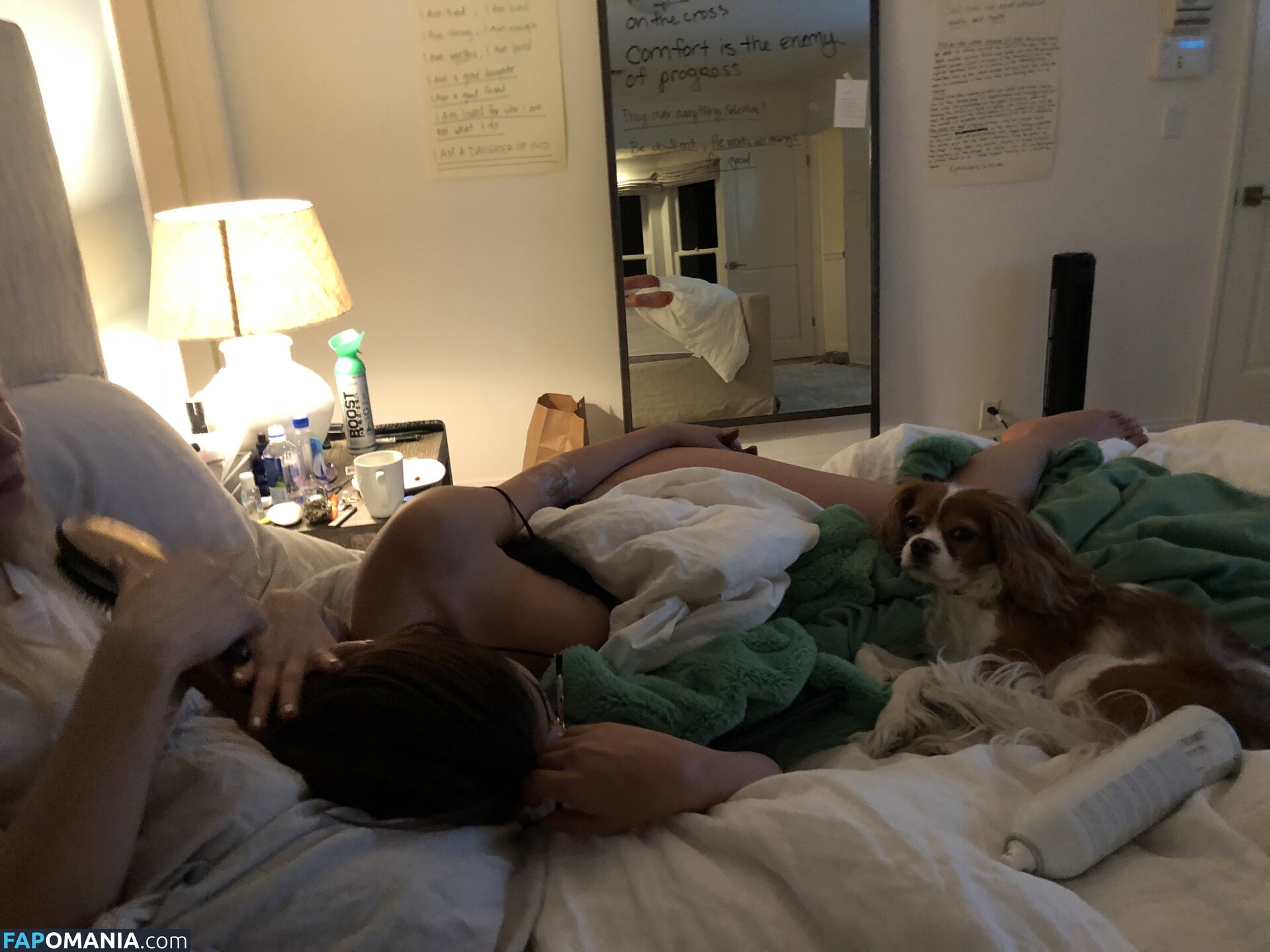 Selena Gomez Nackt Geleaktes Foto #17