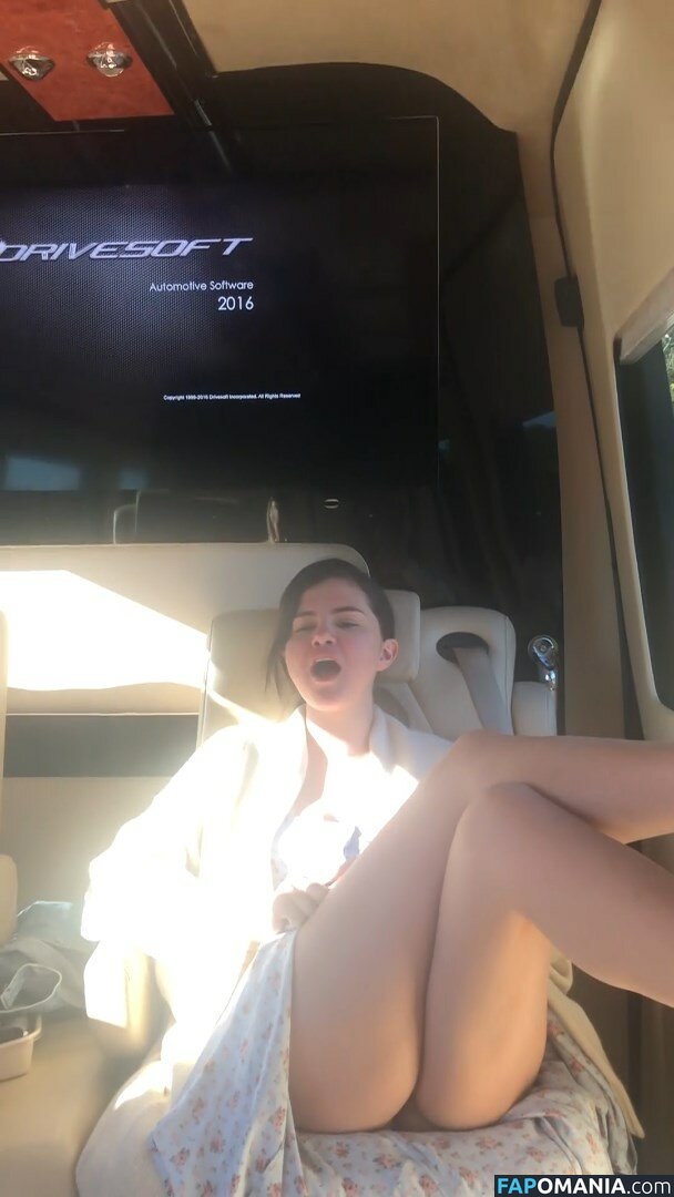 Selena Gomez Nackt Geleaktes Foto #30