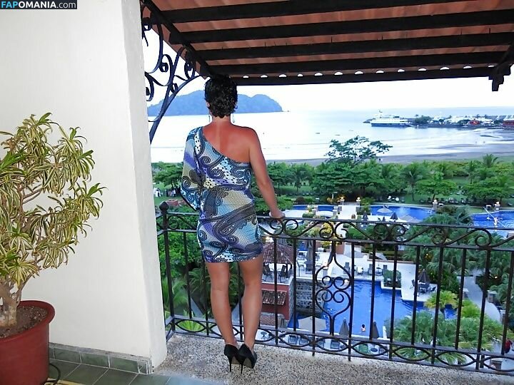 Serena Deeb Nackt Geleaktes Foto #3