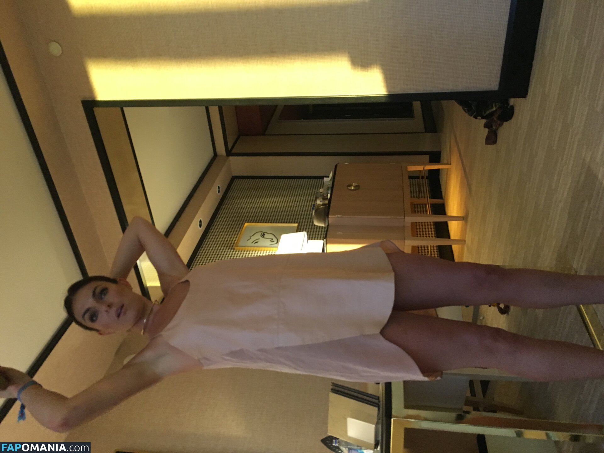 Serinda Swan Nackt Geleaktes Foto #39