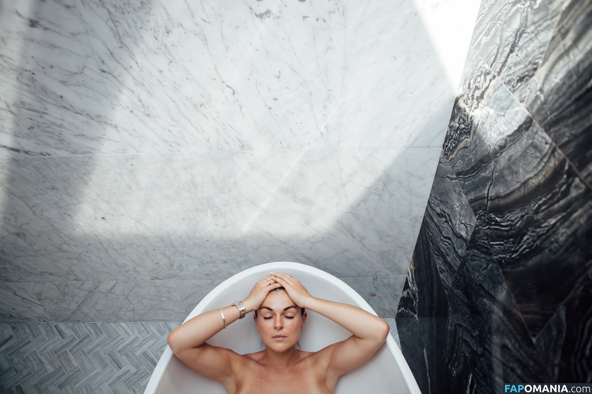 Serinda Swan Nackt Geleaktes Foto #64