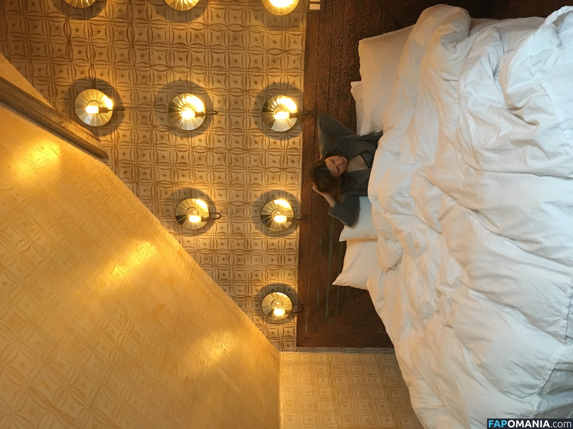 Serinda Swan Nackt Geleaktes Foto #68