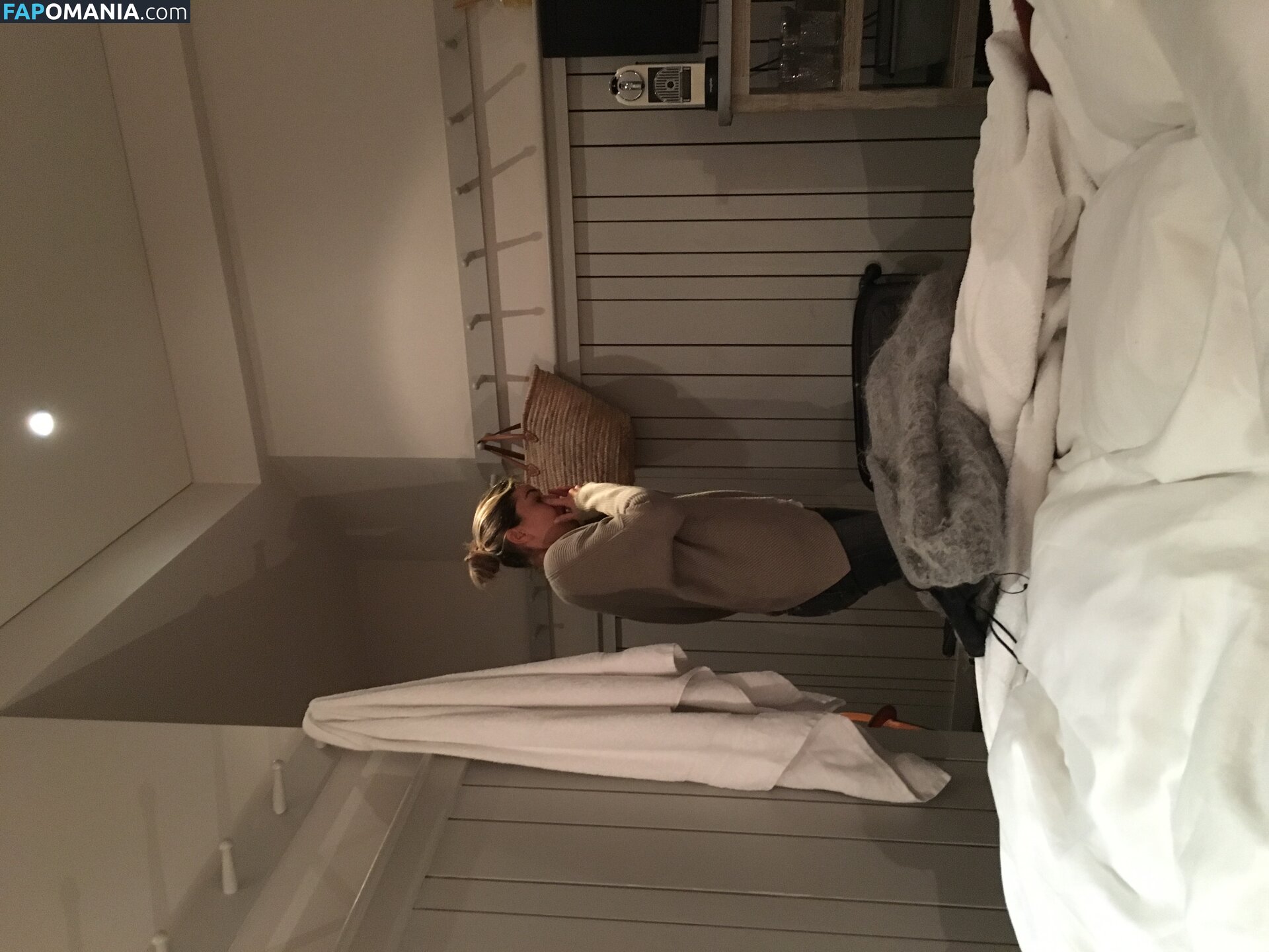 Serinda Swan Nackt Geleaktes Foto #74